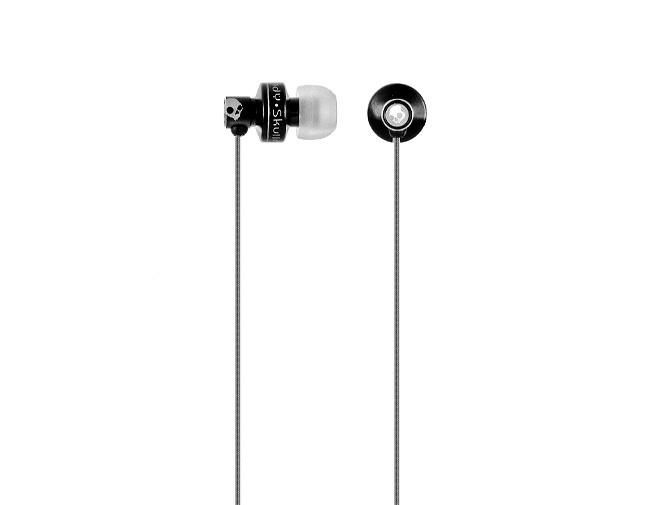 fmj-09-black-mic-headphones-glamor.jpg